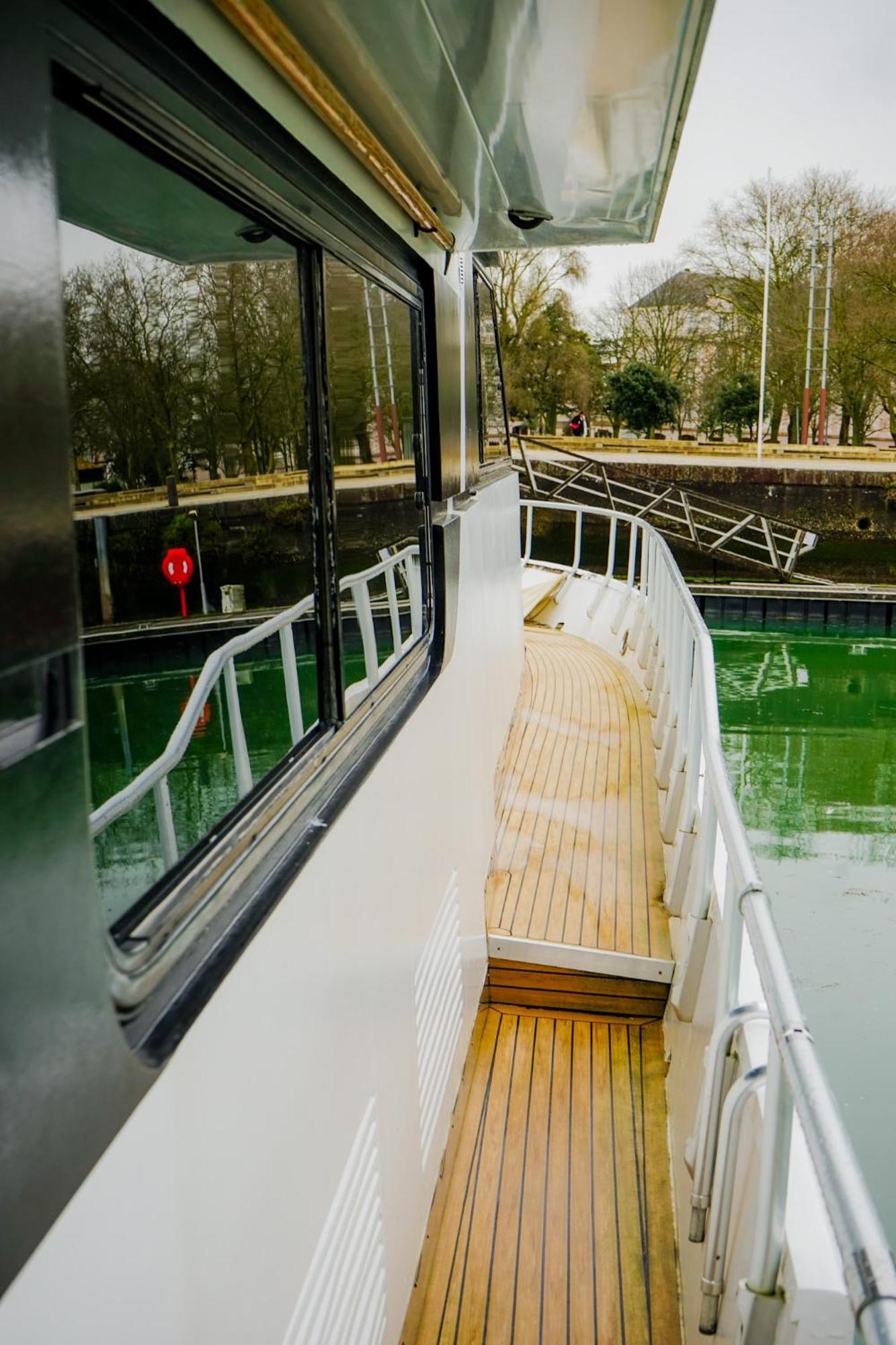 Hotel Yacht Aquamarina Vieux Port La Rochelle La Rochelle  Exterior foto